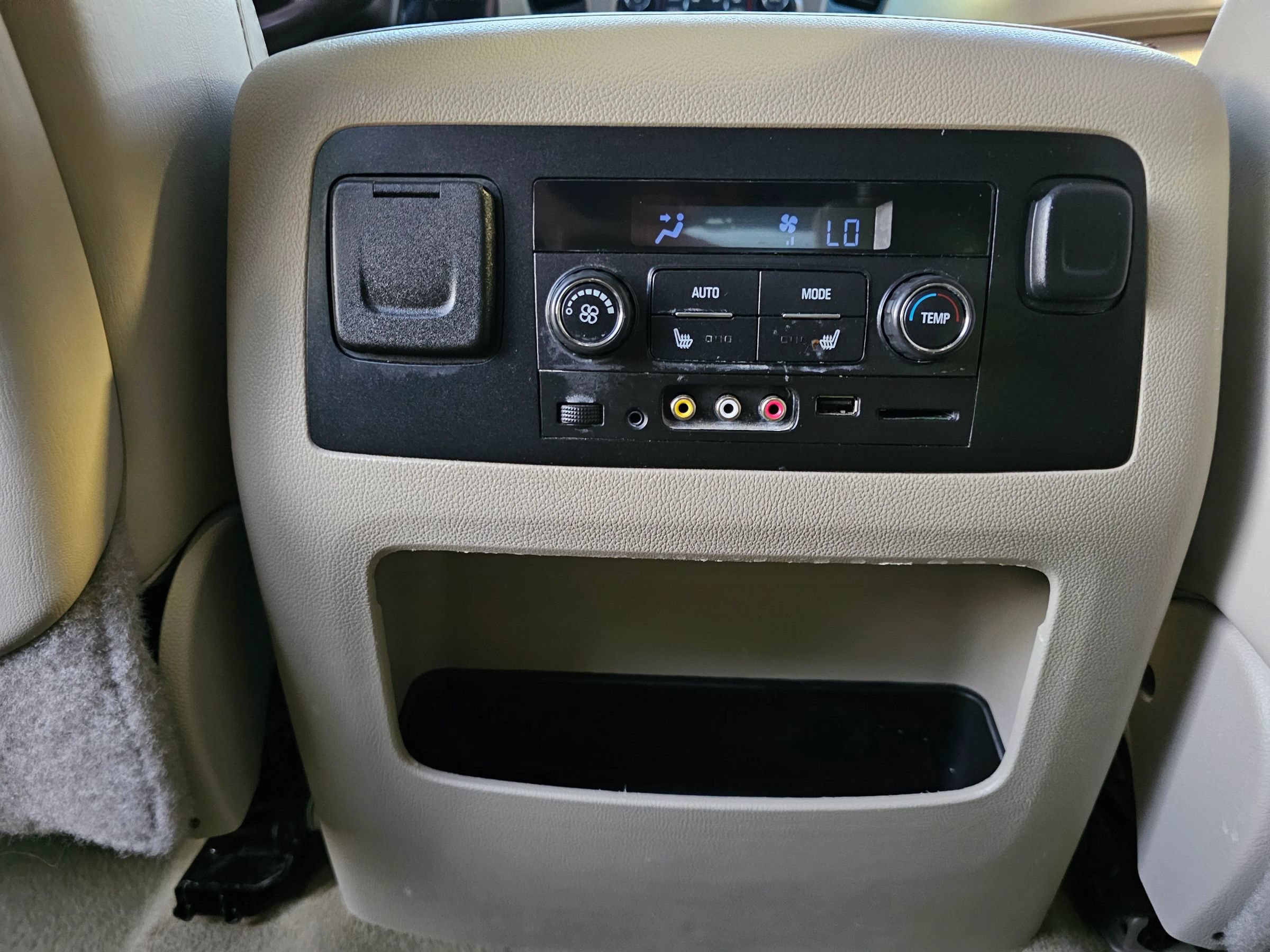 Used 2015 GMC Yukon Denali w/ Premium Package RWD image 22