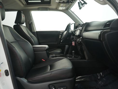 Used 2019 Toyota 4Runner TRD Off-Road Premium image 11