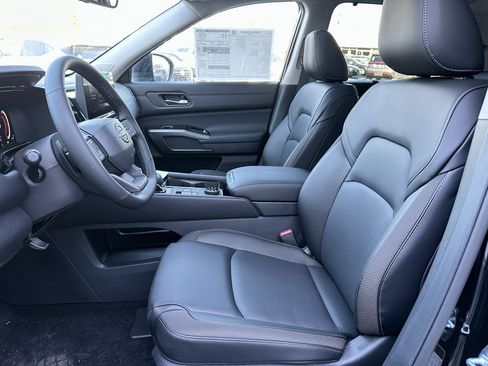 New 2026 Nissan Pathfinder SL w/ SL Premium Package image 30
