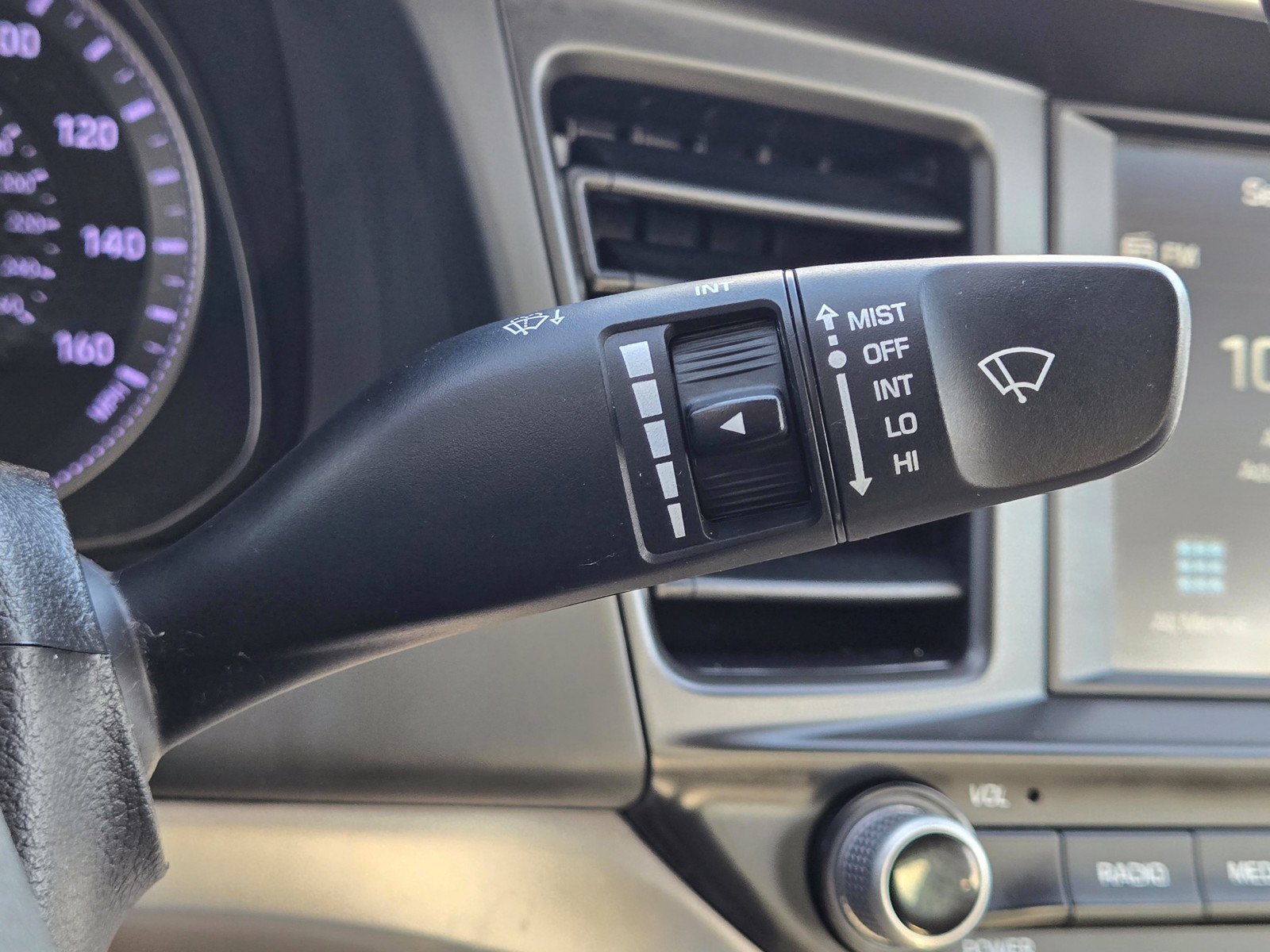 Used 2020 Hyundai Elantra Value Edition FWD image 25