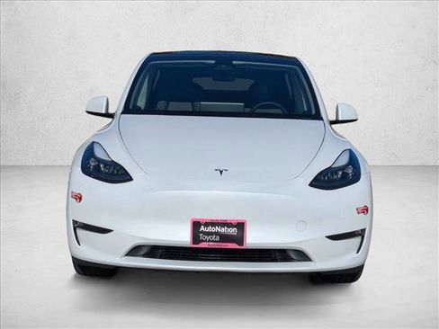 Used 2024 Tesla Model Y Long Range image 2