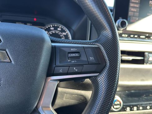 Used 2024 Mitsubishi Outlander ES image 19