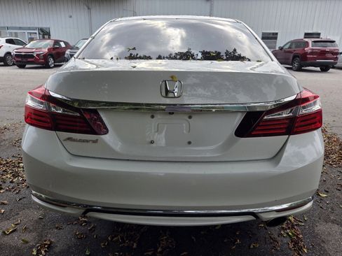 Used 2017 Honda Accord LX image 4