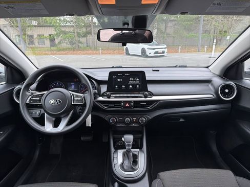 Used 2020 Kia Forte LXS FWD image 8