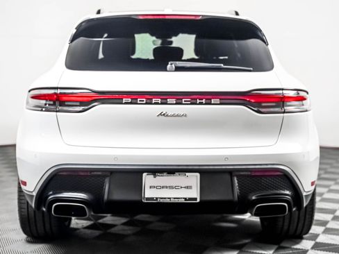 Certified 2024 Porsche Macan AWD/4WD image 11