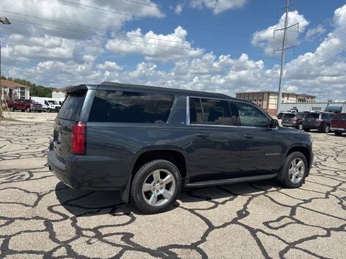 Used 2019 Chevrolet Suburban LT AWD/4WD image 4
