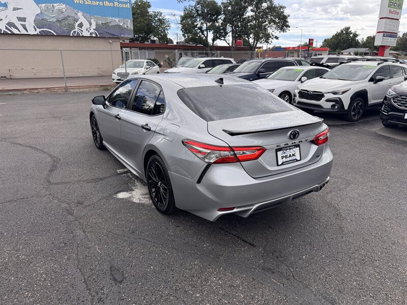 Used 2019 Toyota Camry SE FWD image 5