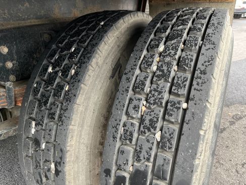 Used 2013 Ford F750 2WD Regular Cab Super Duty image 17