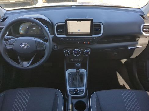 New 2025 Hyundai Venue Limited image 17