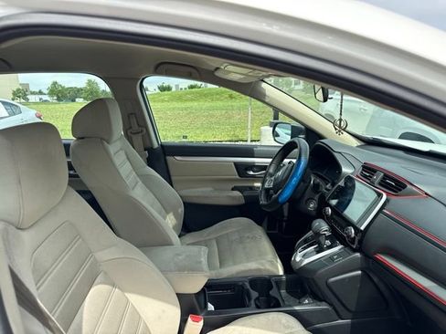 Used 2018 Honda CR-V LX image 7