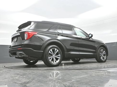 Used 2020 Ford Explorer Platinum w/ Premium Technology Package AWD/4WD image 31