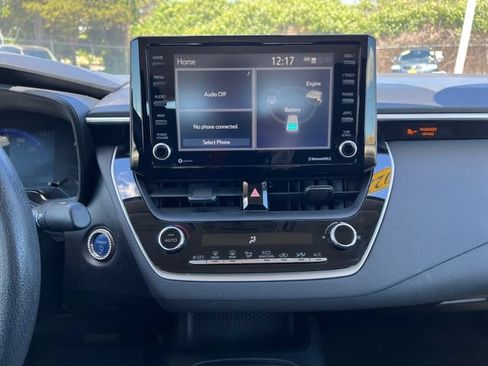 Used 2022 Toyota Corolla LE FWD image 22