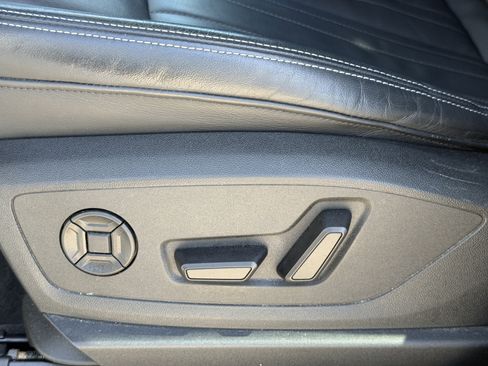 Used 2022 Audi e-tron Premium image 21