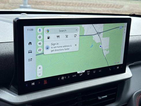 Used 2025 Ford Explorer ST image 36