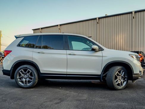 Used 2023 Honda Passport EX-L image 2
