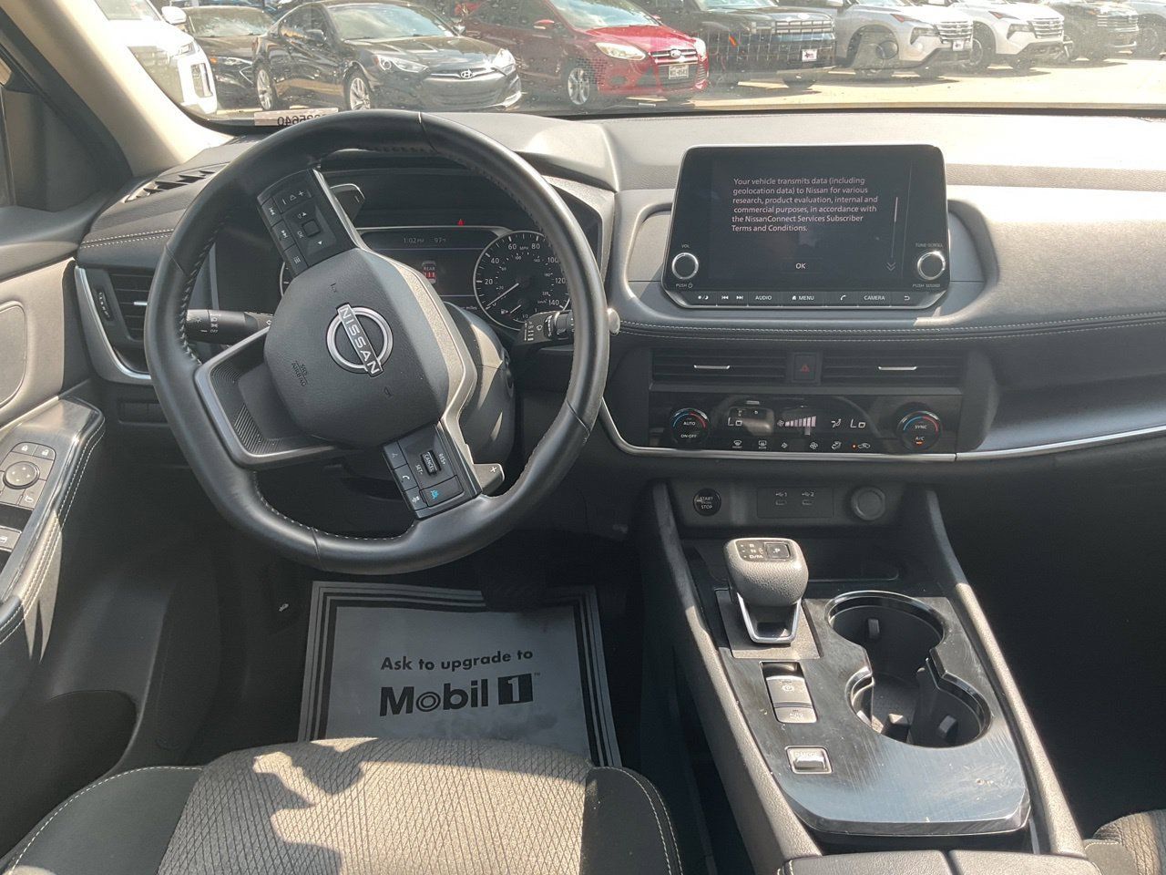 Used 2025 Nissan Rogue SV FWD image 11