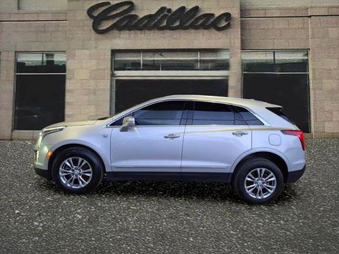 Used 2020 Cadillac XT5 Premium Luxury AWD/4WD image 2