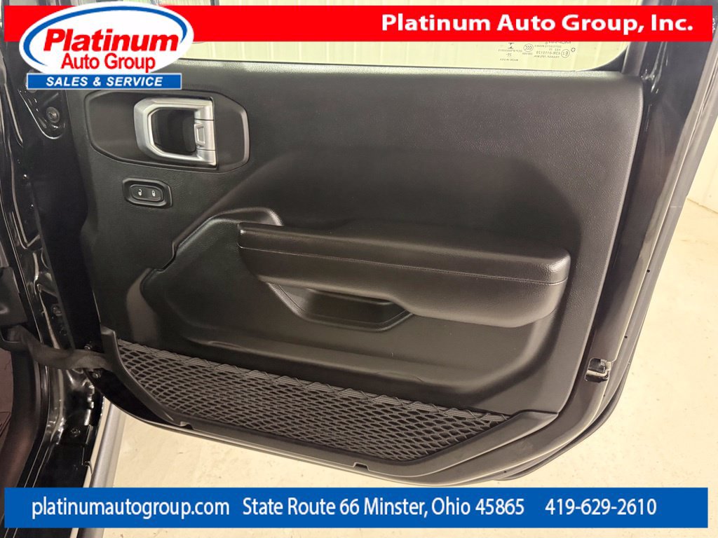 Used 2021 Jeep Wrangler Unlimited Rubicon w/ Dual Top Group AWD/4WD image 41