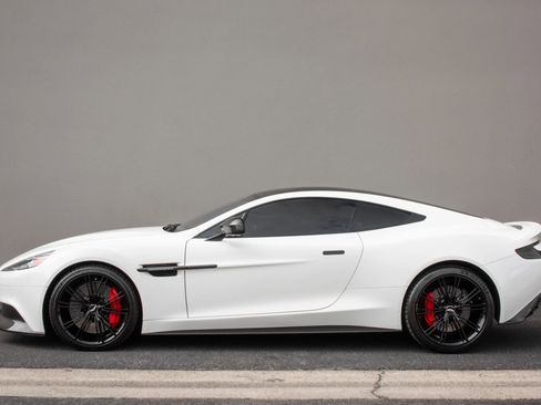Used 2014 Aston Martin Vanquish Coupe RWD image 8