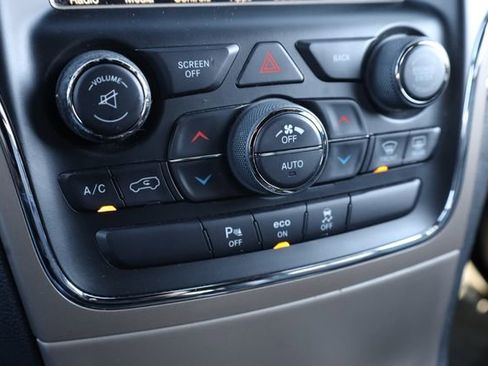 Used 2015 Jeep Grand Cherokee Limited w/ Luxury Group II image 19