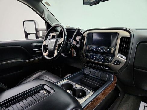 Used 2018 GMC Sierra 3500 Denali w/ Duramax Plus Package image 25