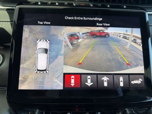 Used 2023 Jeep Grand Cherokee Overland w/ Adv Protech Group III image 17