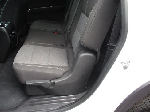 Used 2025 GMC Acadia Elevation image 13