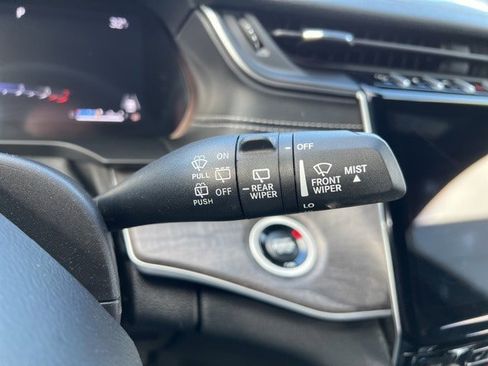 Certified 2025 Jeep Grand Cherokee Limited w/ Black Appearance Package image 24