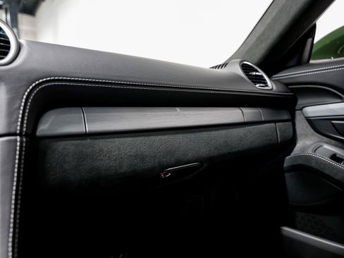 Used 2022 Porsche 718 Cayman GT4 image 18