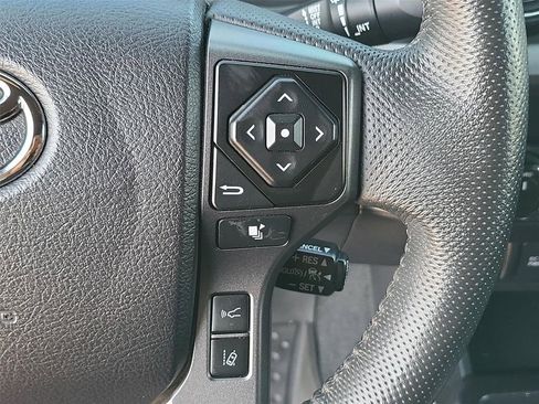 Used 2022 Toyota Tacoma TRD Off-Road w/ Technology Package image 37