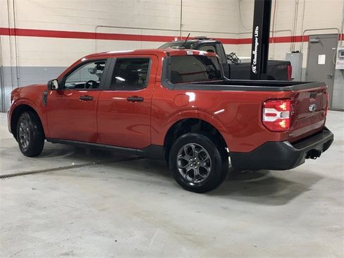 Used 2024 Ford Maverick XLT image 2