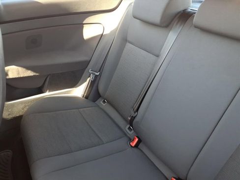 Used 2009 Volkswagen Rabbit S FWD image 12