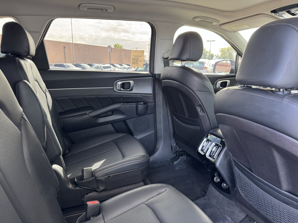 Used 2022 Kia Sorento SX FWD image 42