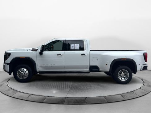 Certified 2025 GMC Sierra 3500 Denali w/ Denali Reserve Package AWD/4WD image 4
