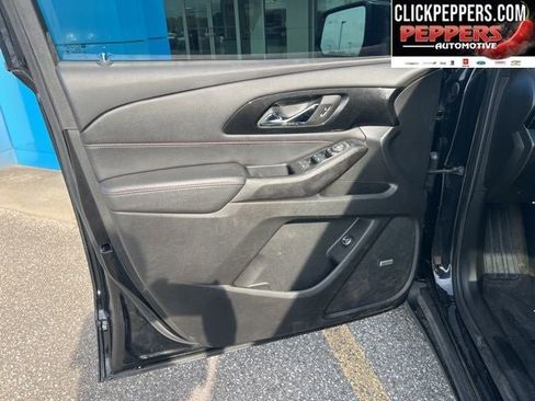 Used 2023 Chevrolet Traverse RS AWD/4WD image 15