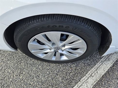 Used 2025 Nissan Sentra S image 16