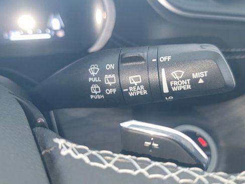 Used 2023 Jeep Grand Cherokee Limited w/ Black Appearance Package image 16