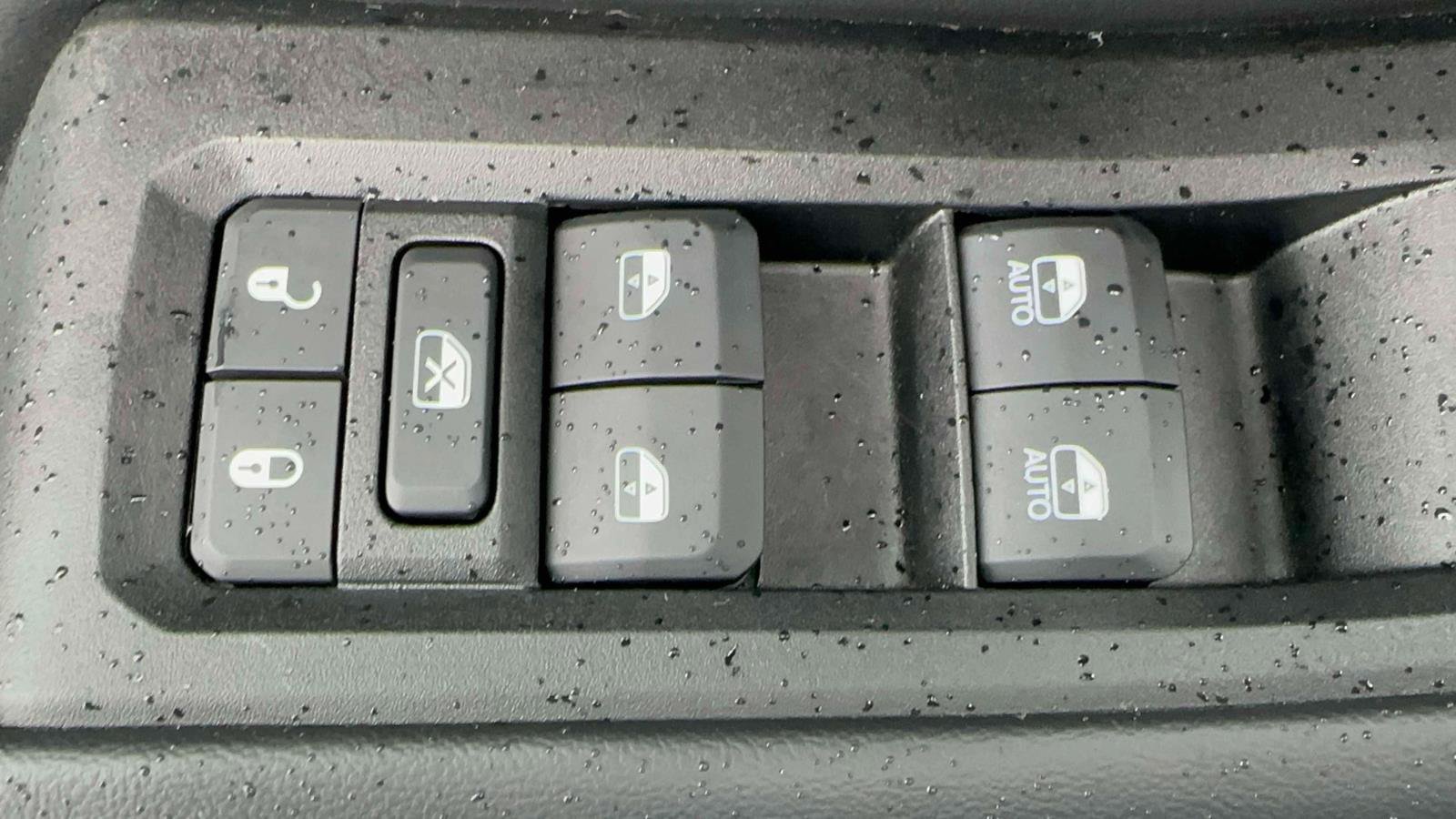Used 2025 Jeep Grand Cherokee Altitude AWD/4WD image 14