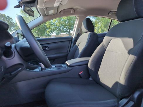 Used 2024 Nissan Sentra S FWD image 17
