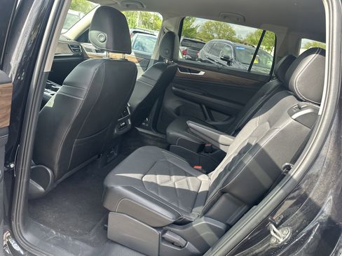 Used 2024 Volkswagen Atlas SE AWD/4WD image 14