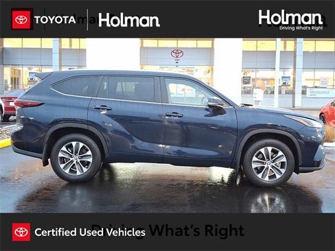 Certified 2024 Toyota Highlander XLE image 1
