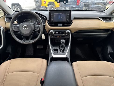 Used 2019 Toyota RAV4 LE image 10