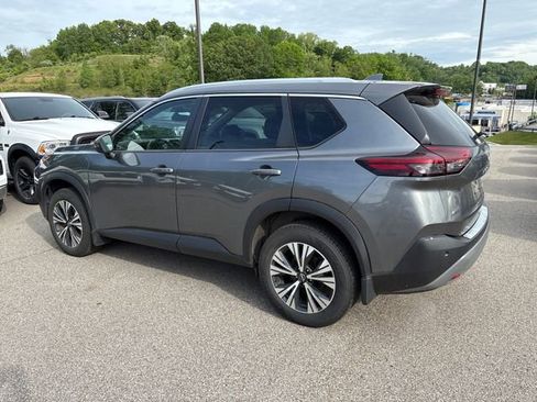 Certified 2022 Nissan Rogue SV w/ SV Premium Package AWD/4WD image 3