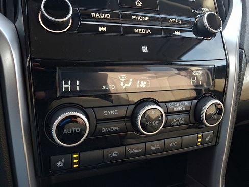 Used 2021 Subaru Ascent Premium w/ Convenience Package image 15