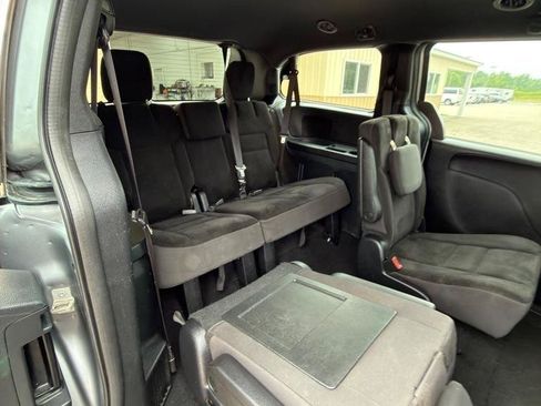 Used 2019 Dodge Grand Caravan SE FWD image 20