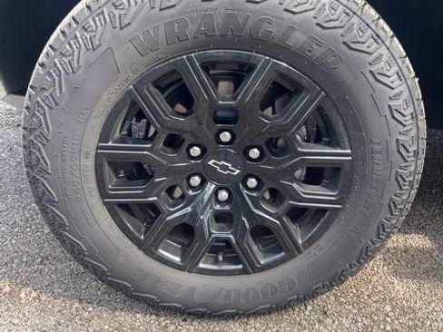 Certified 2025 Chevrolet Colorado Trail Boss w/ LPO, Skid Plate Package image 5