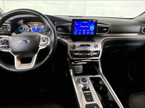 Used 2023 Ford Explorer XLT w/ Equipment Group 202A image 15
