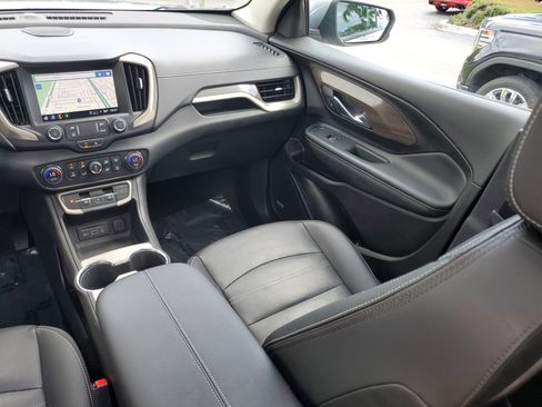 Used 2024 GMC Terrain Denali w/ Denali Premium Package AWD/4WD image 18