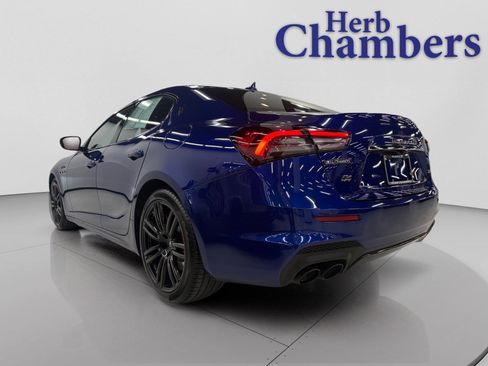 Used 2022 Maserati Ghibli Modena Q4 image 3