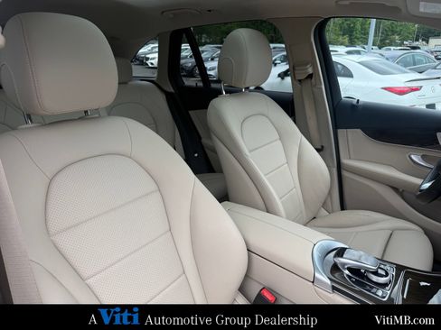 Used 2017 Mercedes-Benz GLC 300 4MATIC image 31